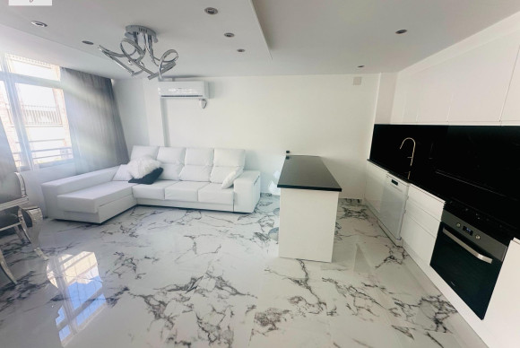 Appartement - Location à long terme - Alicante - Campoamor