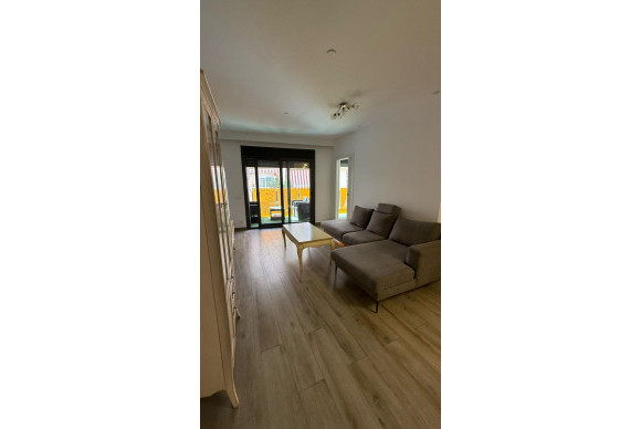 Appartement - Location à long terme - Torrevieja - Estacion de autobuses