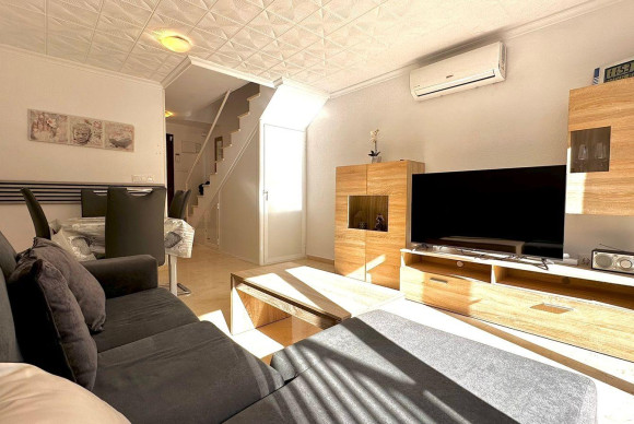 Bungalow - Location à long terme - Benidorm - ALQFT039