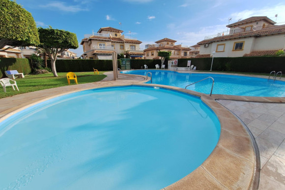 Bungalow - Location à long terme - Orihuela Costa - Rocio del Mar