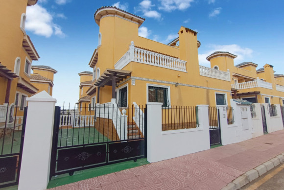 Casa semi independiente - Reventa - Ciudad Quesada - JJPLPR-53829