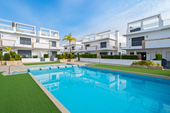 Casa semi independiente - Reventa - Ciudad Quesada - Lo Marabu - Doña Pepa 2