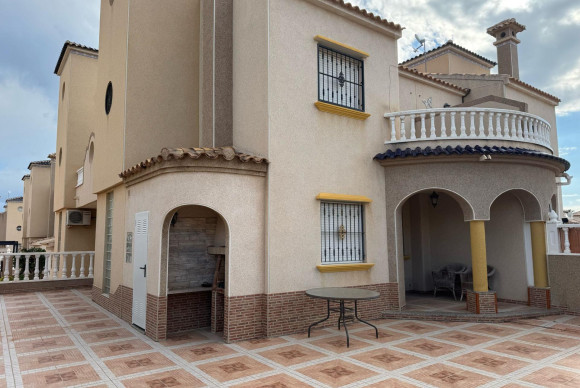 Casa Tipo Dúplex - Alquiler a largo plazo - Orihuela Costa - Lomas de Cabo Roig-Los Dolses