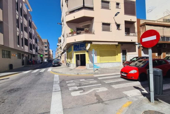 Commercial Unit - Revente - Torrevieja - A9785