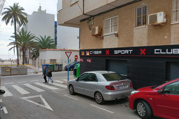 Commercial Unit - Revente - Torrevieja - Playa de los locos