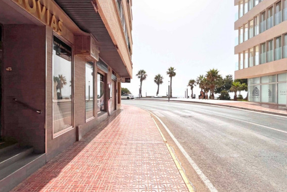 Commercial Unit - Revente - Torrevieja - Playa del Cura