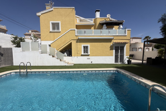 Detached Villa - Resale - Orihuela Costa - Villamartin