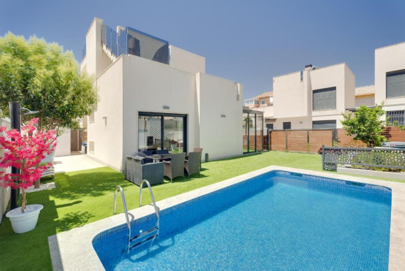 Detached Villa - Revente - Torrevieja - Aguas Nuevas