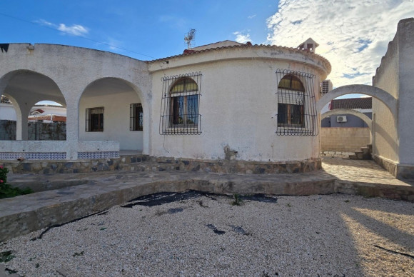 Detached Villa - Revente - Torrevieja - El Chaparal