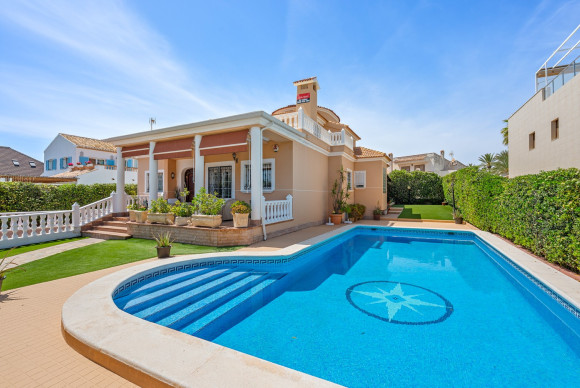 Detached Villa - Revente - Torrevieja - Torre La Mata