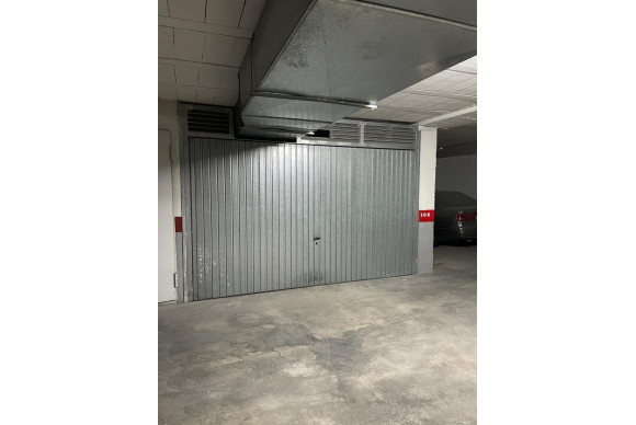 Garage - Herverkoop - Torrevieja - Centro