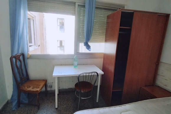Habitación - Alquiler a largo plazo - Alicante - Carolinas Bajas