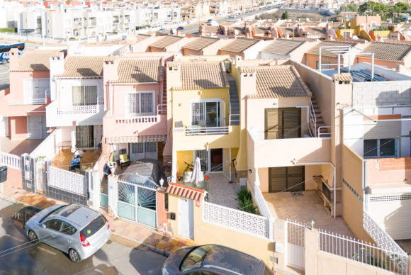 Half Vrijstaande Woning - Herverkoop - Torrevieja - Los Frutales