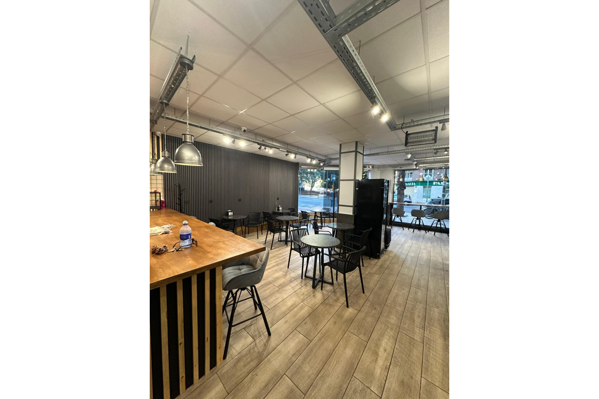 Herverkoop - Almacén - Alicante - Babel