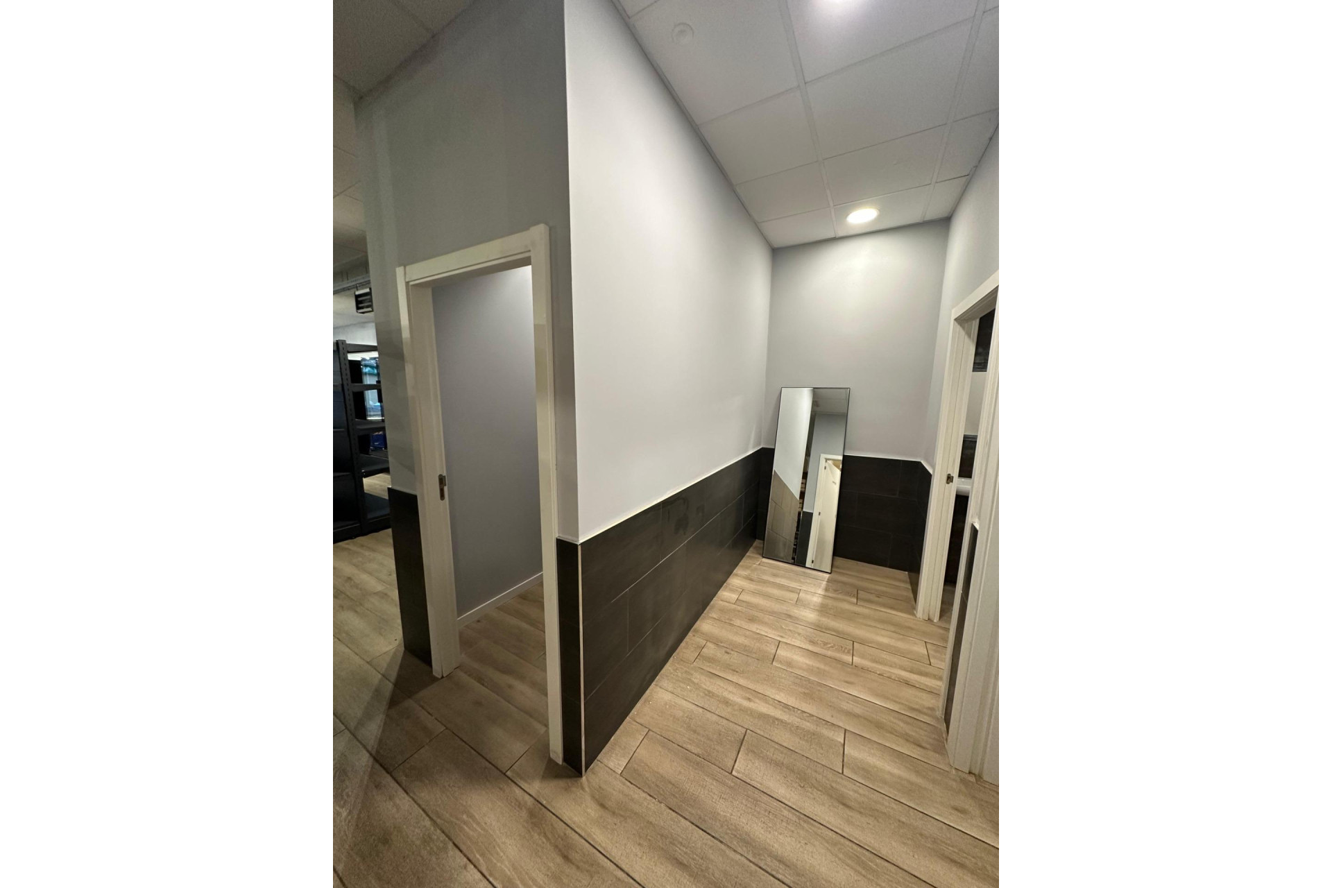 Herverkoop - Almacén - Alicante - Babel