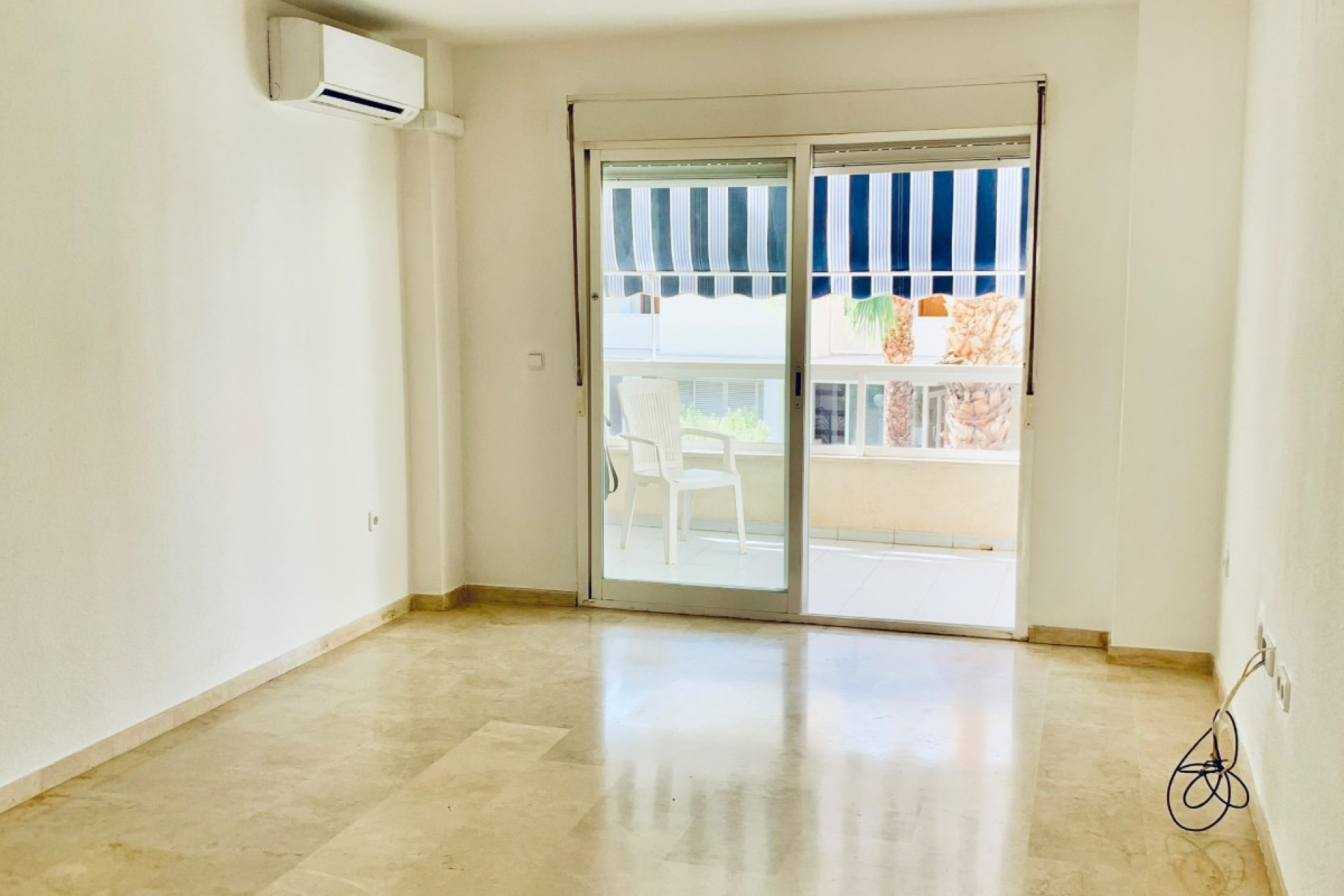 Herverkoop - Apartment / flat - Albir - center