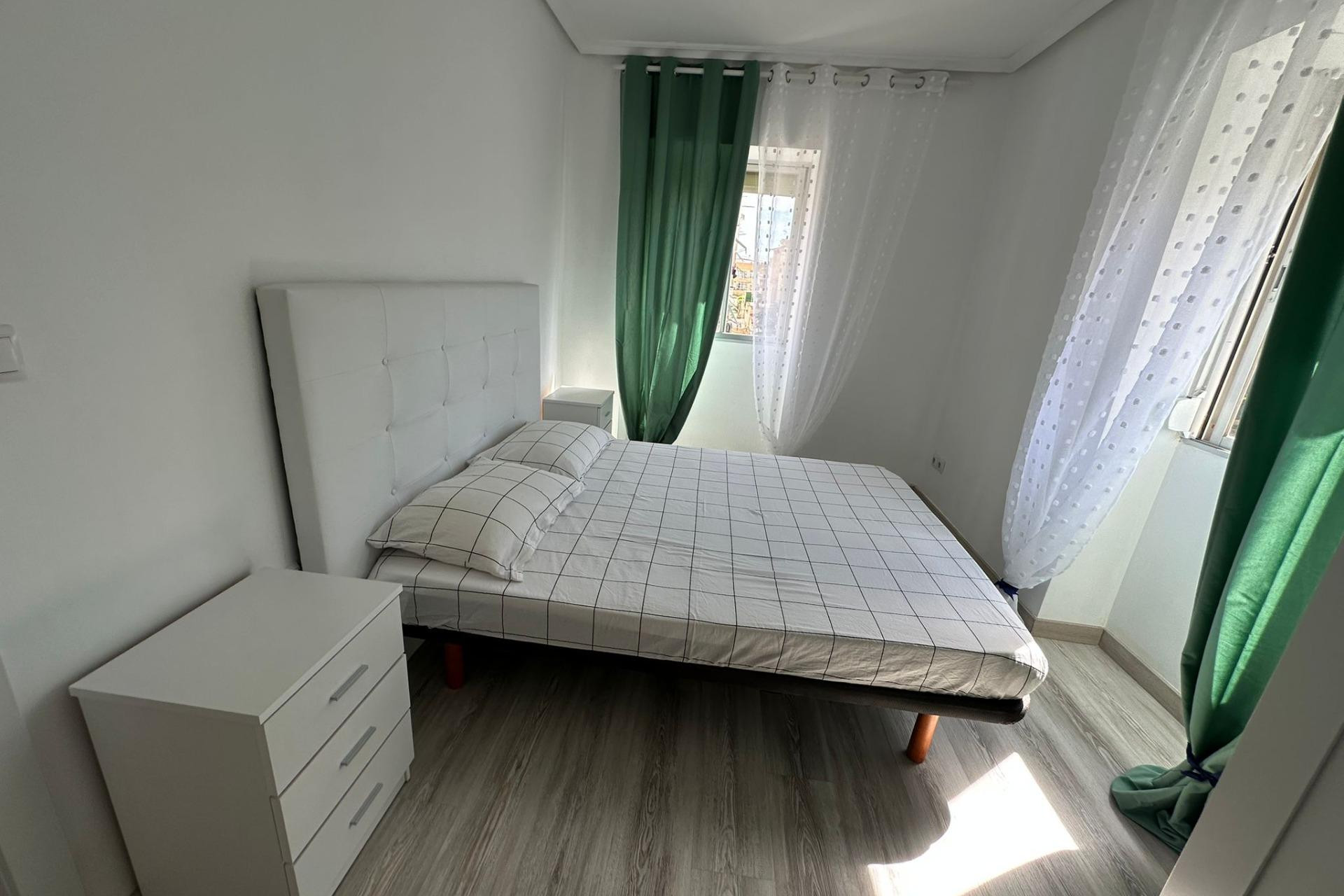 Herverkoop - Appartement  - Alicante - Pau I