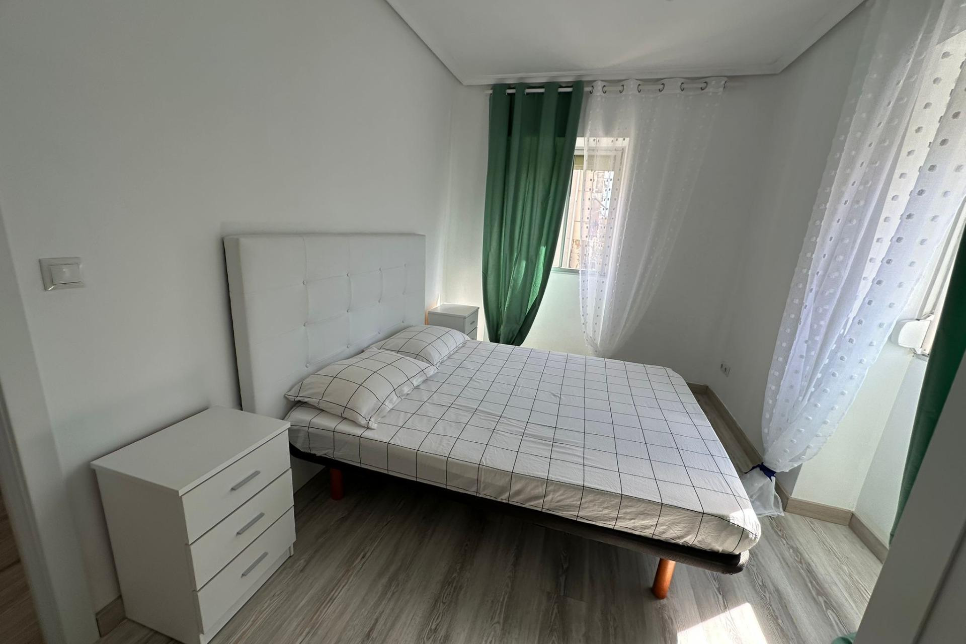 Herverkoop - Appartement  - Alicante - Pau I