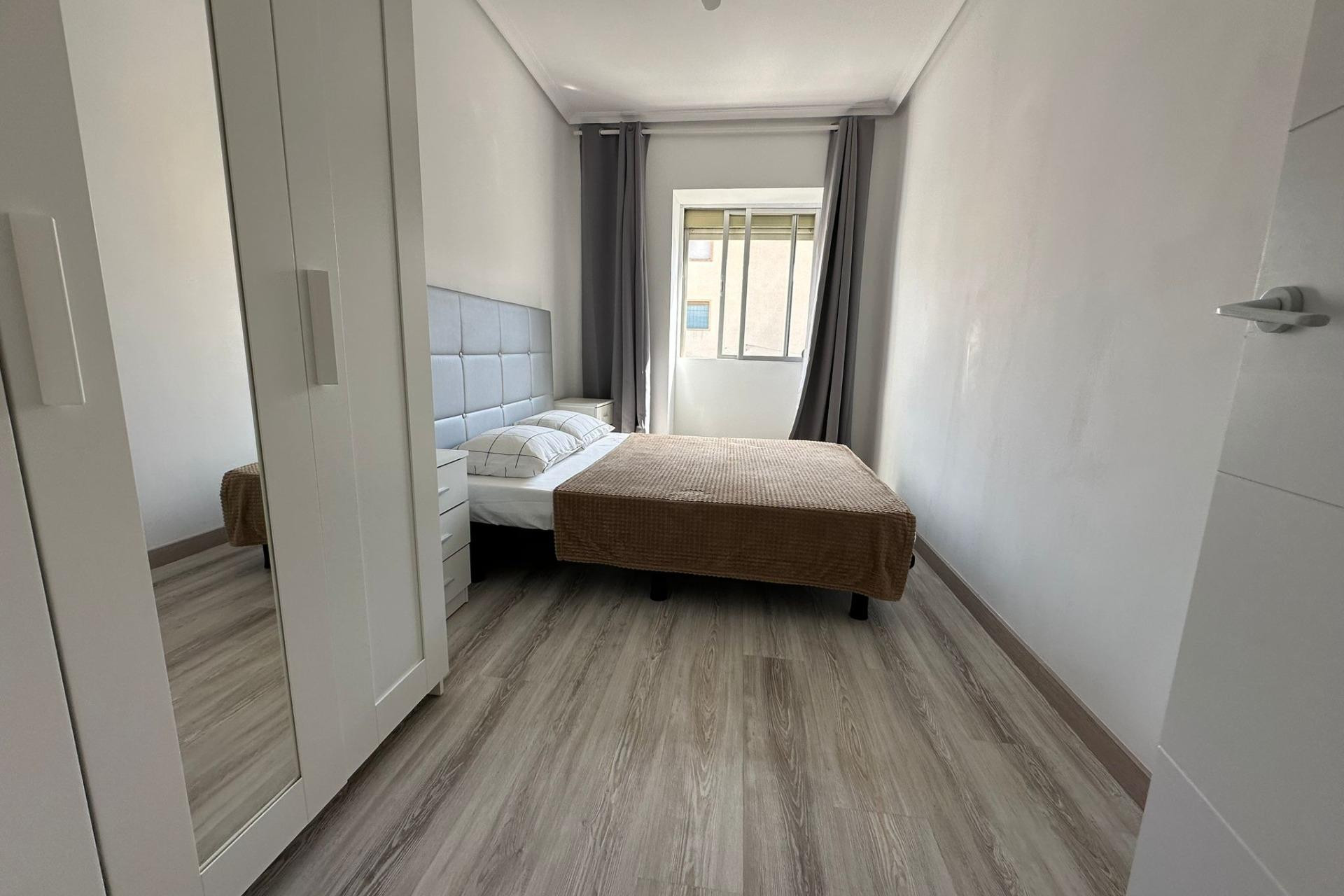 Herverkoop - Appartement  - Alicante - Pau I