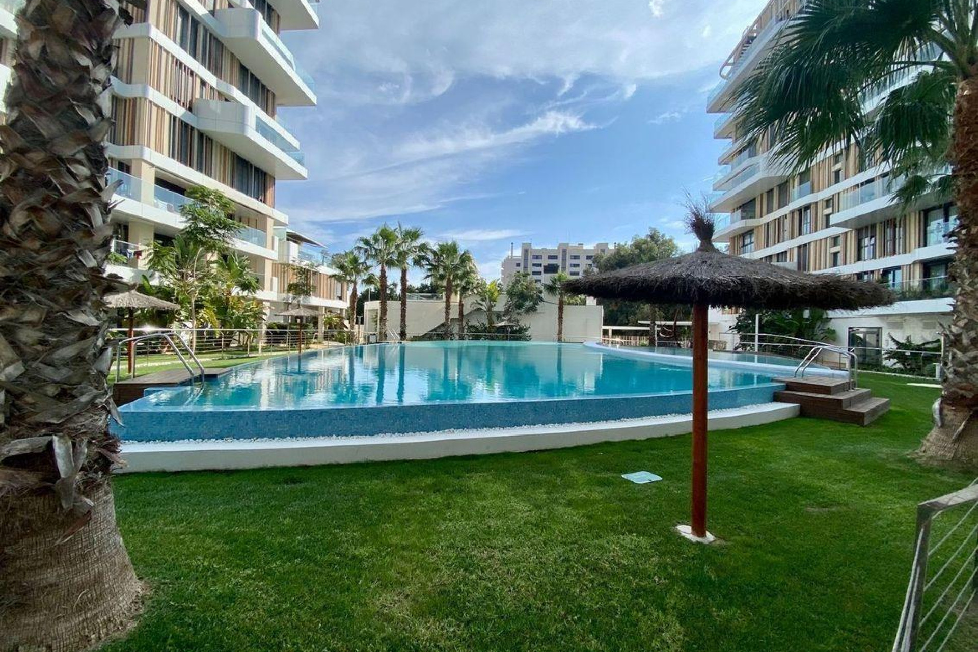 Herverkoop - Appartement  - Alicante - Pau V