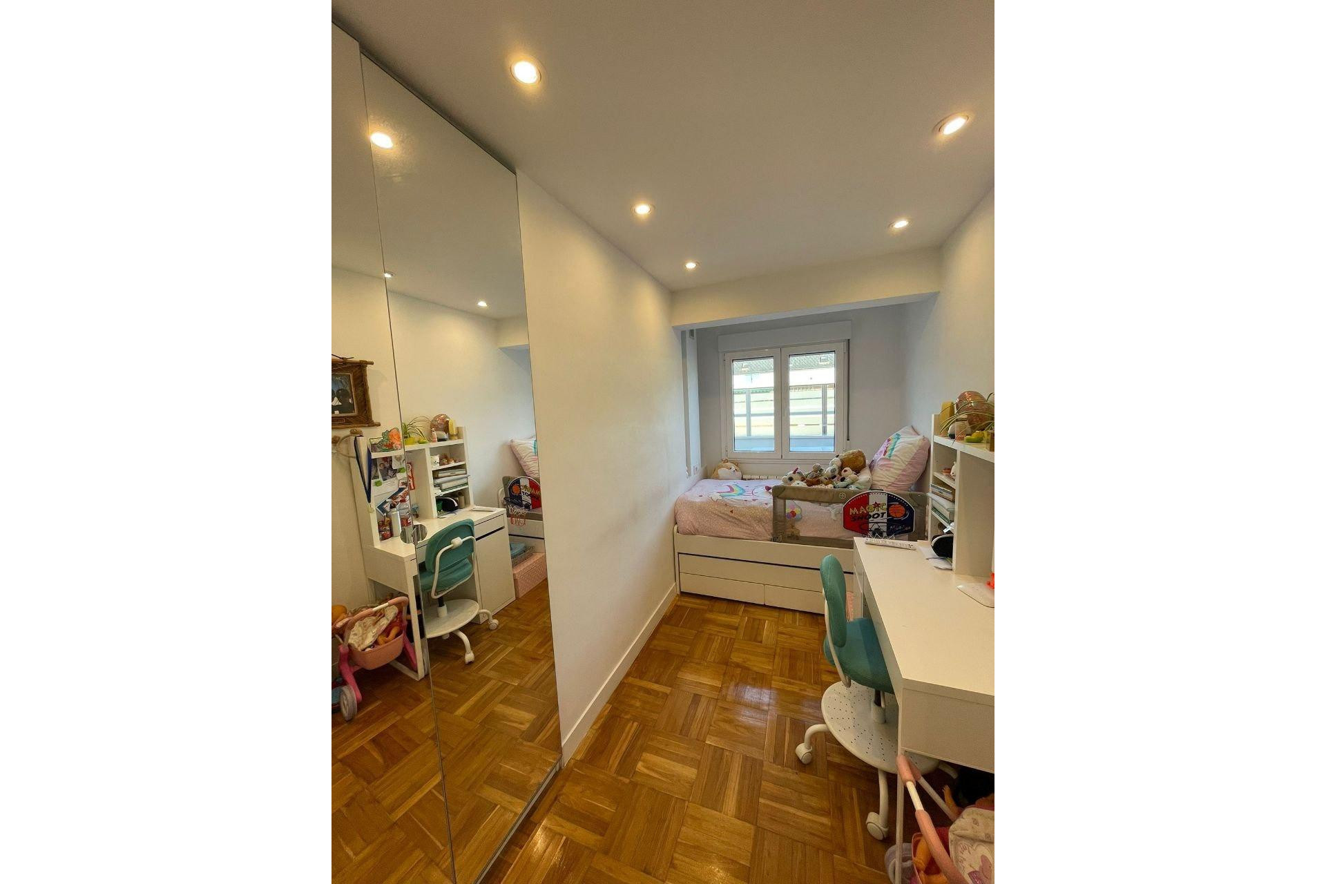 Herverkoop - Appartement  - Oviedo