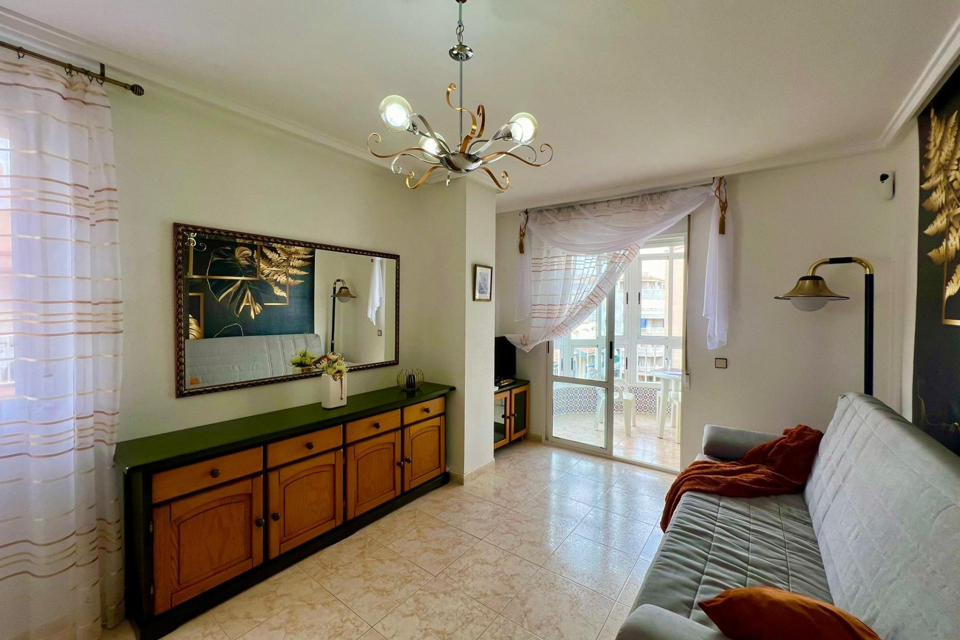 Herverkoop - Appartement  - Torrevieja - Acequion