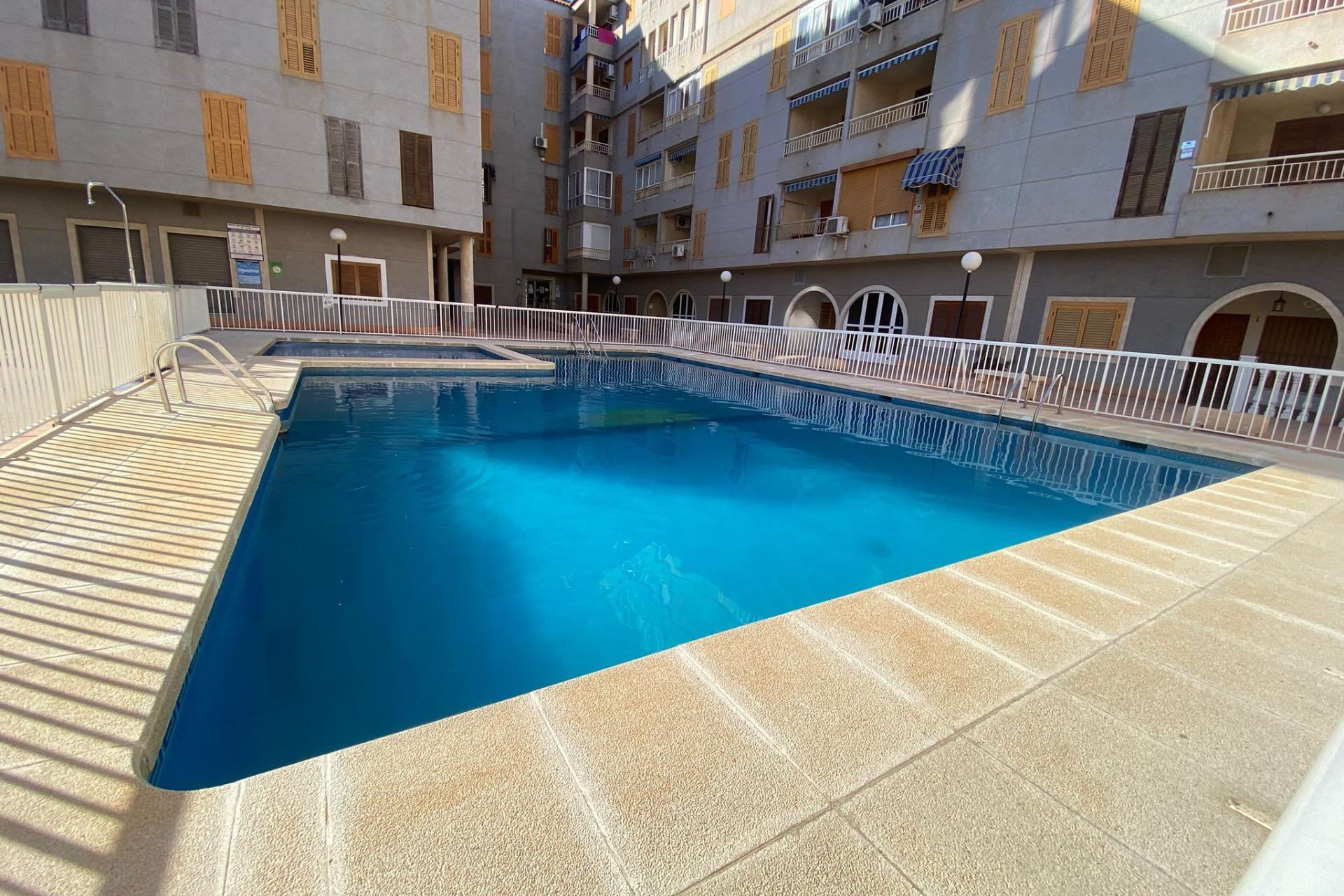 Herverkoop - Appartement  - Torrevieja - Acequion