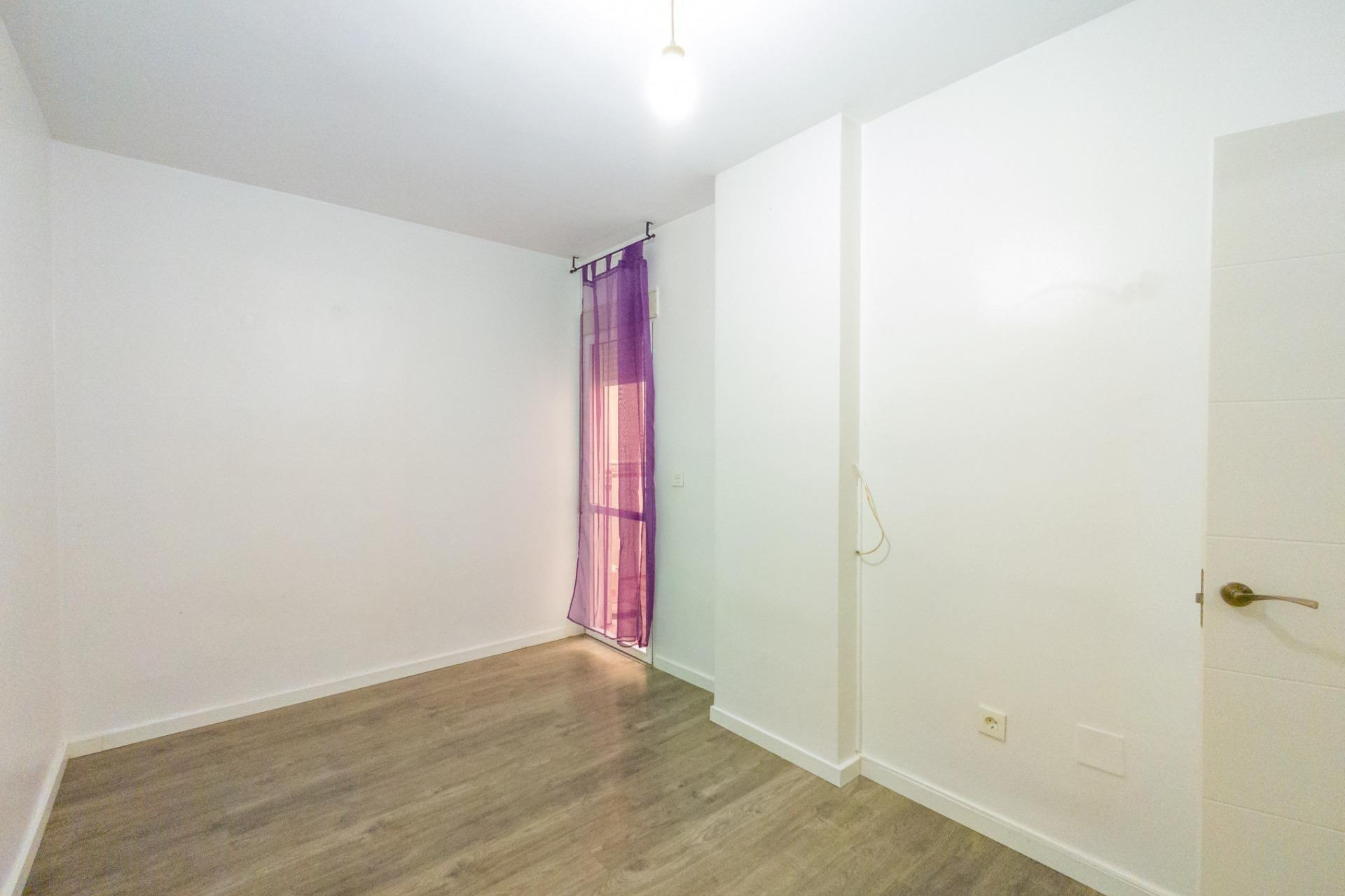 Herverkoop - Appartement  - Torrevieja - Estacion de autobuses