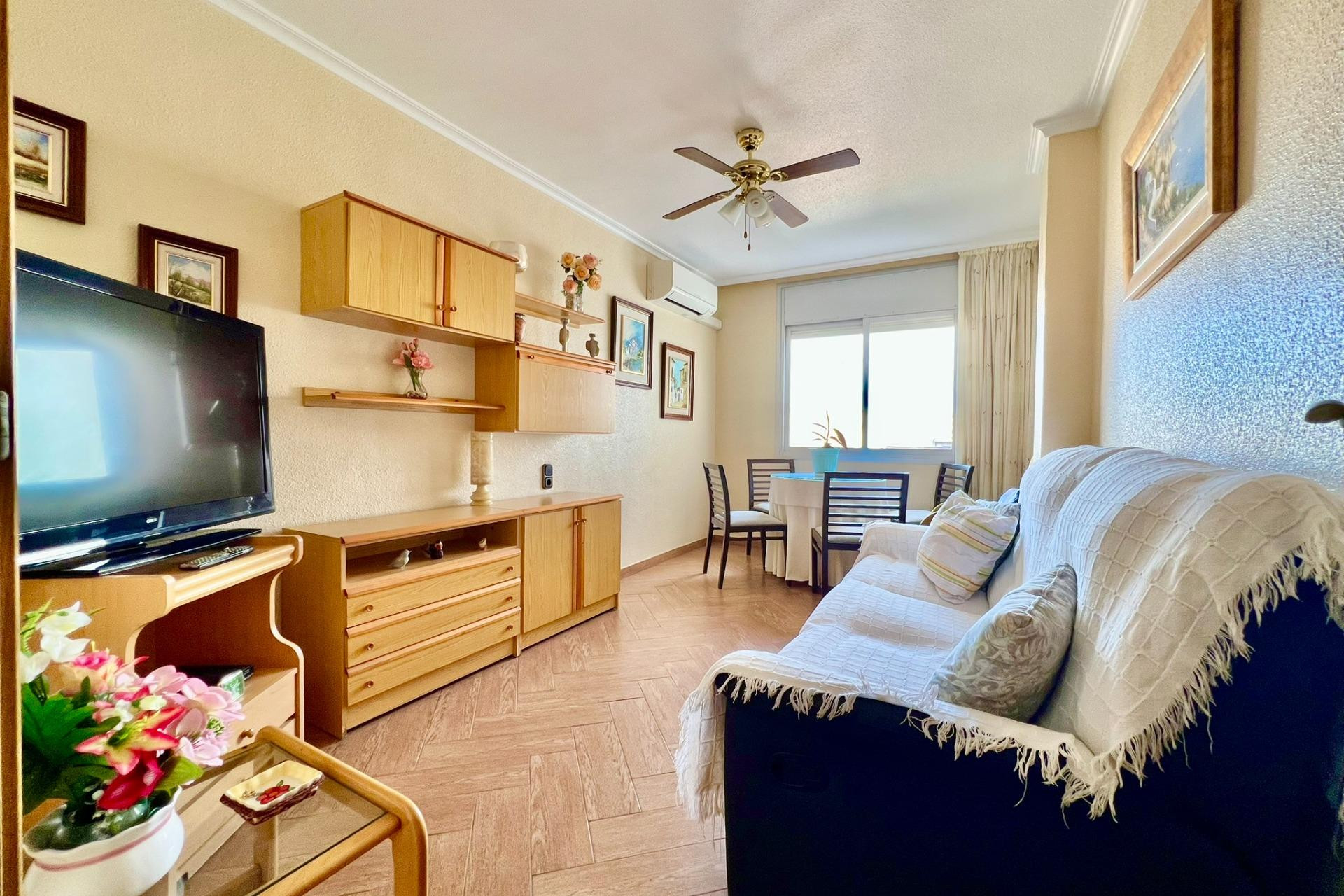 Herverkoop - Appartement  - Torrevieja - Las Piscinas Naturales