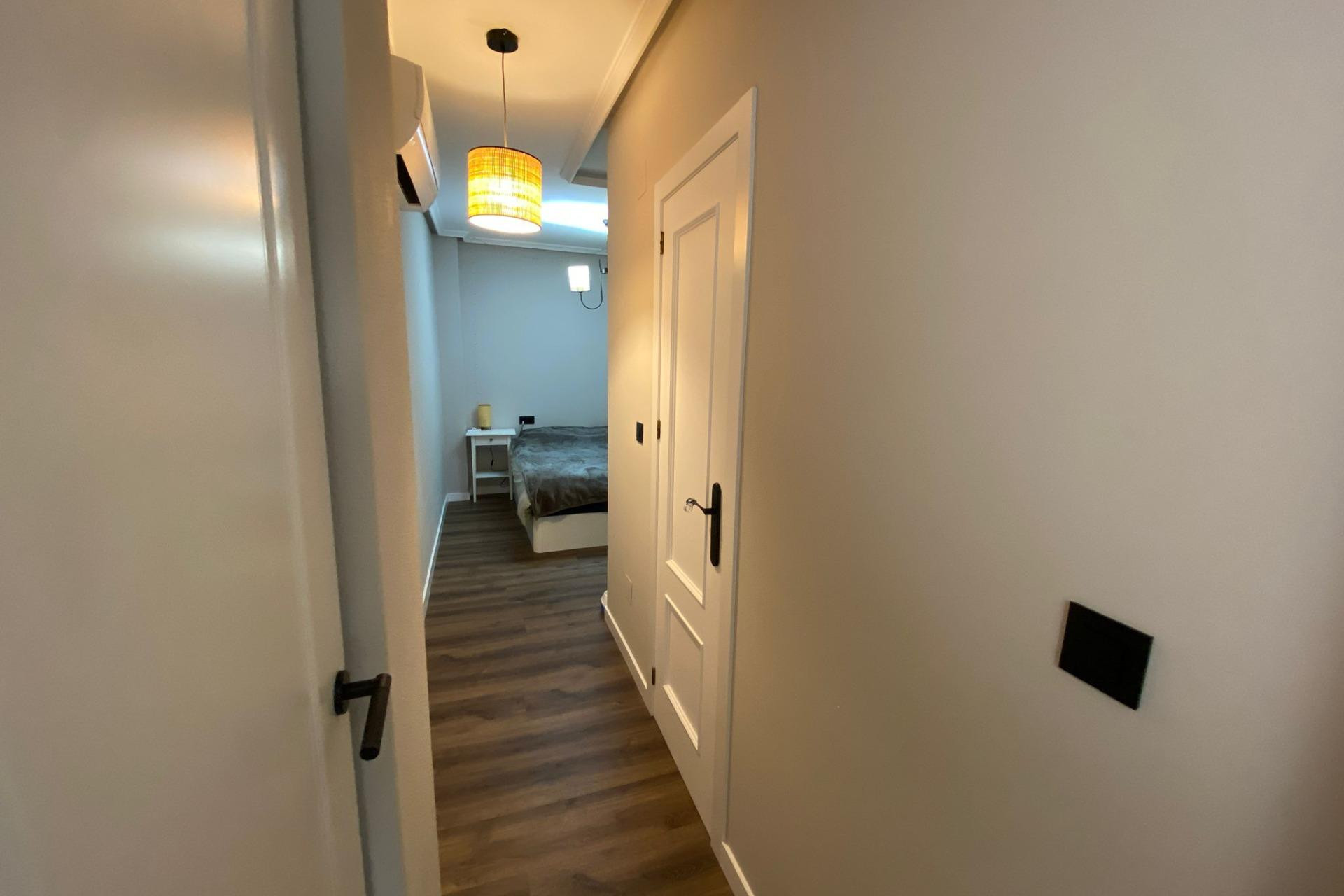 Herverkoop - Appartement  - Torrevieja - Paseo maritimo