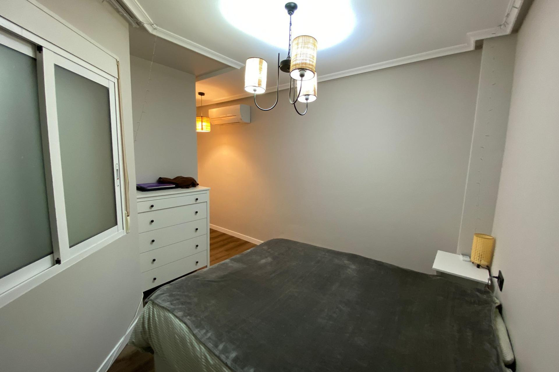 Herverkoop - Appartement  - Torrevieja - Paseo maritimo