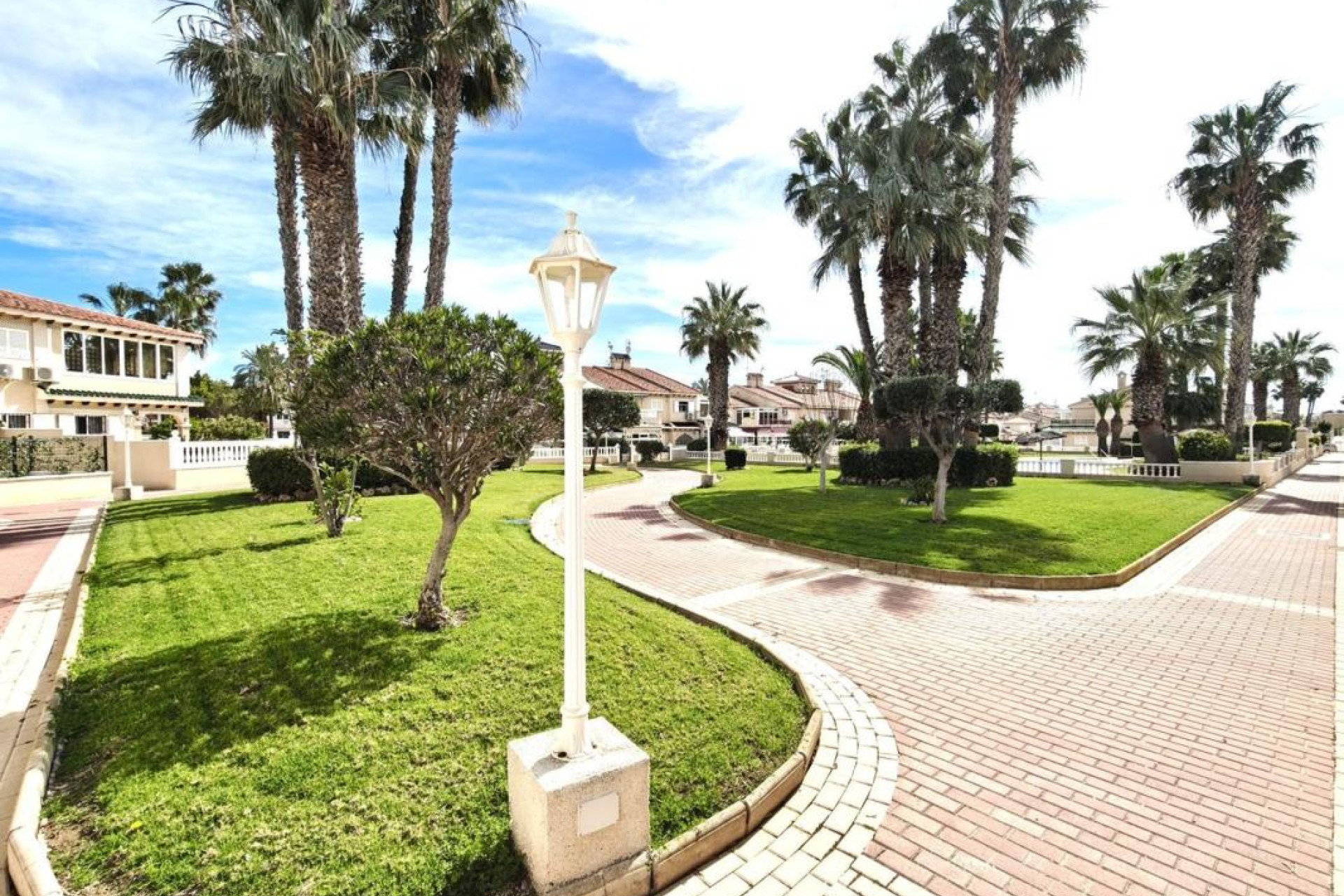 Herverkoop - casas - Orihuela
