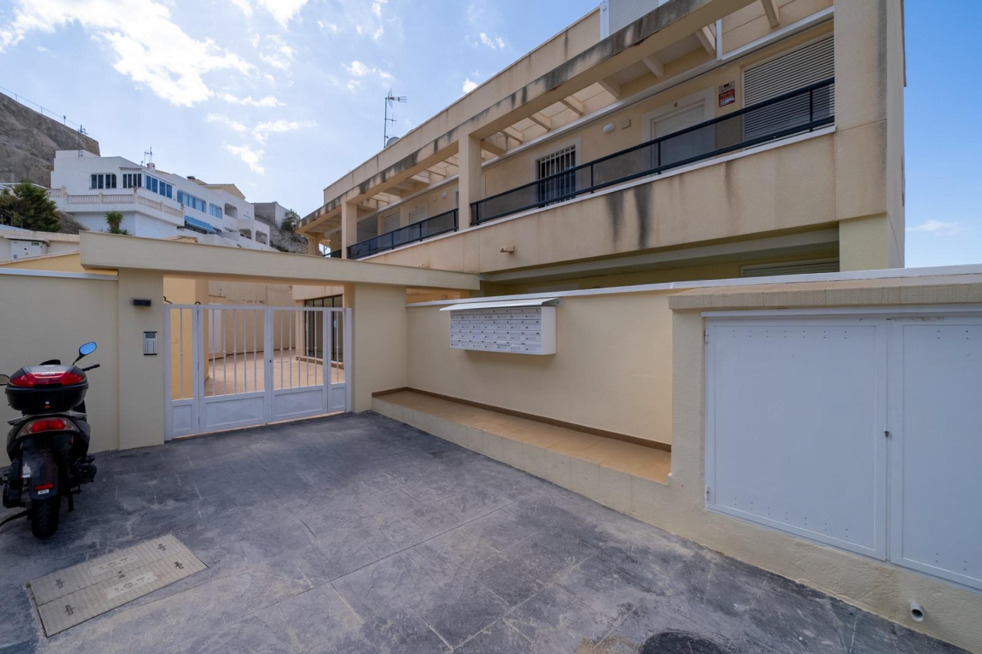 Herverkoop - Duplex Woning - Villajoyosa - Montiboli