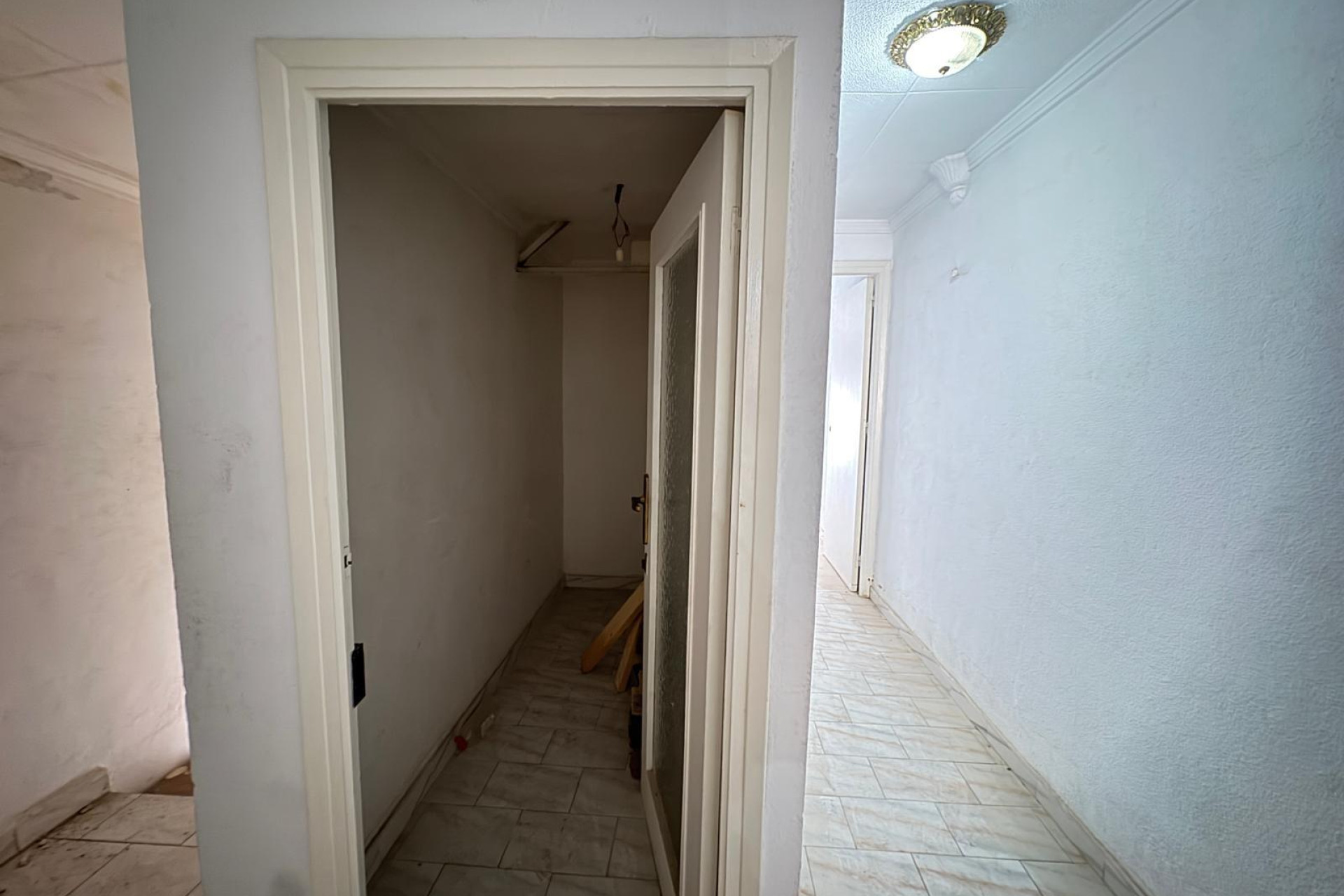 Herverkoop - Fabriekshal - Torrevieja - Centro