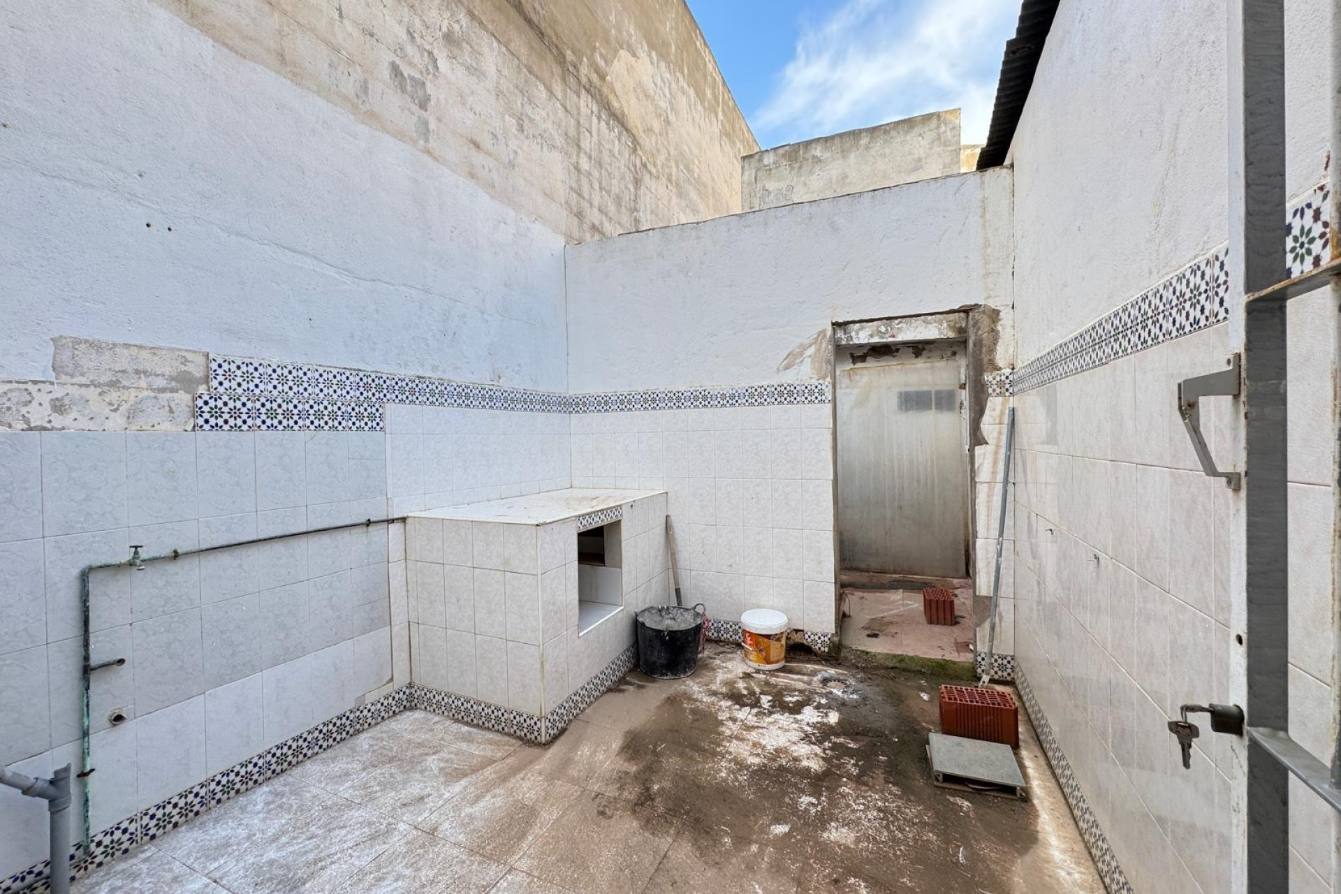 Herverkoop - Fabriekshal - Torrevieja - Centro