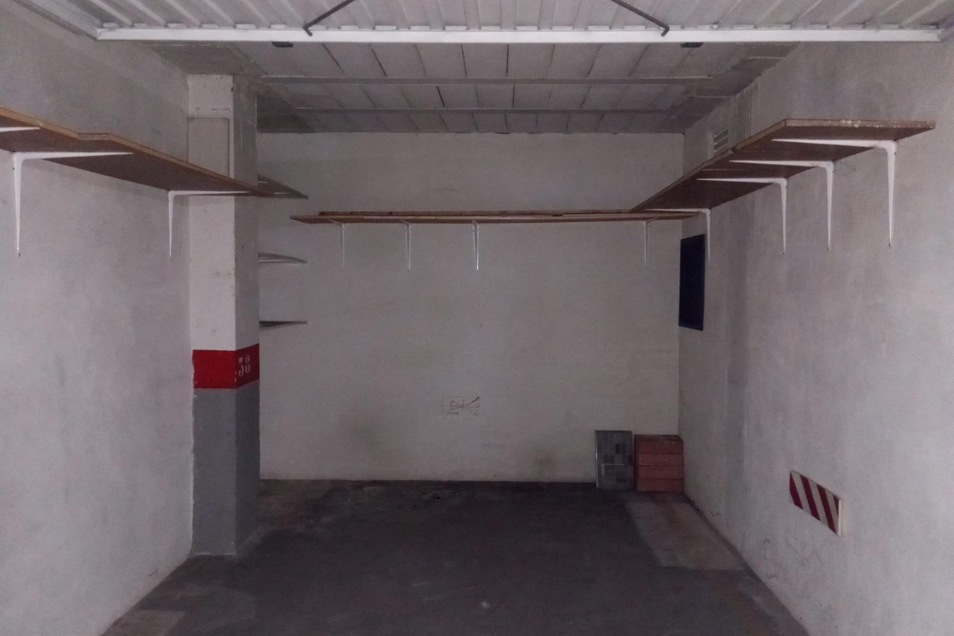 Herverkoop - Garage - Torrevieja - Estacion de autobuses