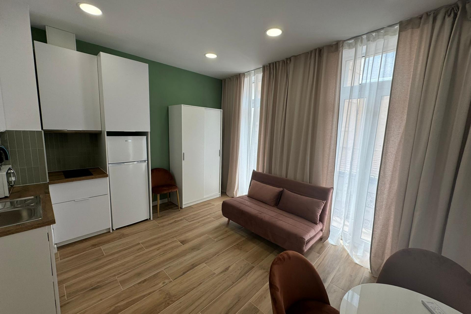 Herverkoop - Gebouw - Alicante - Carolinas Bajas