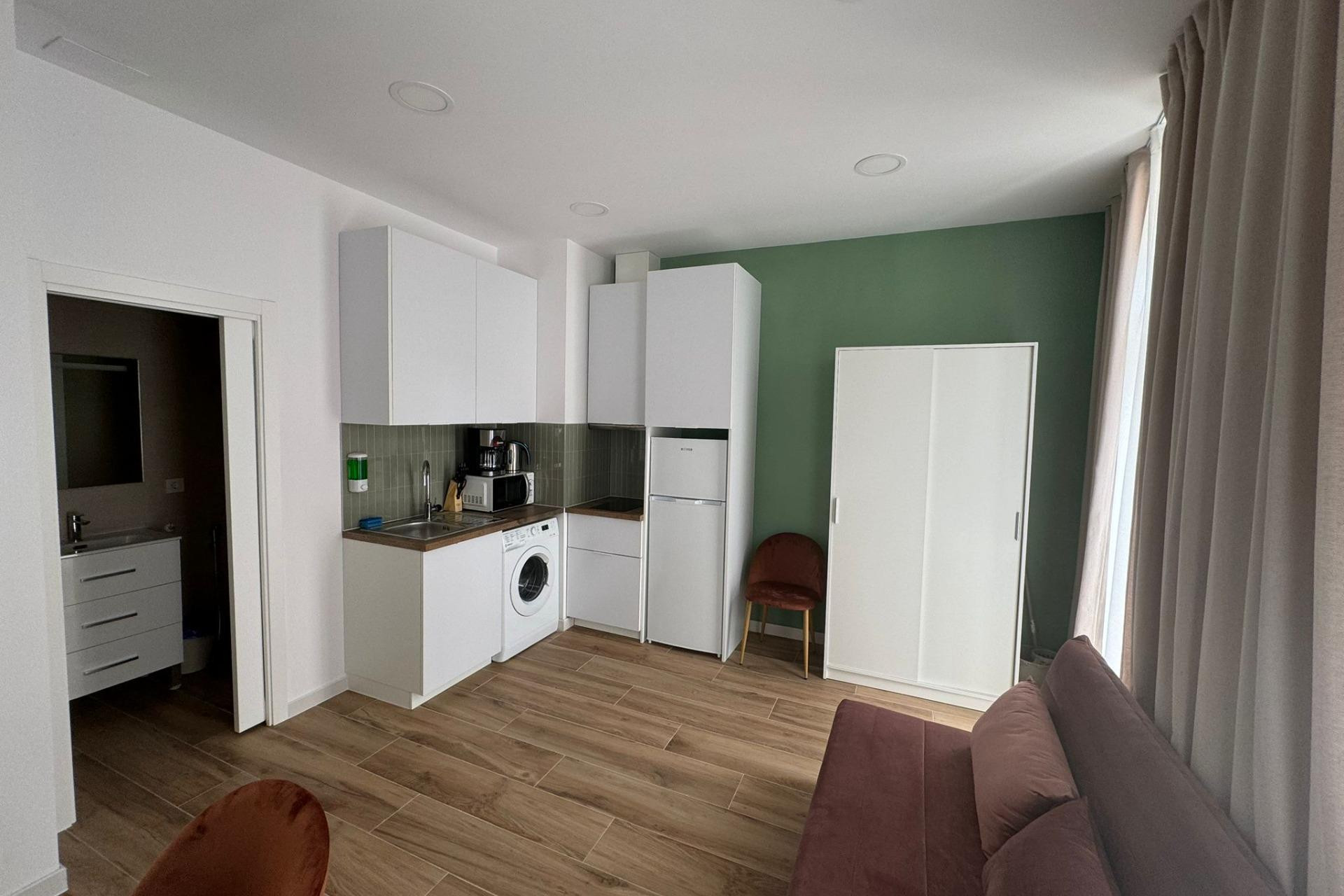 Herverkoop - Gebouw - Alicante - Carolinas Bajas