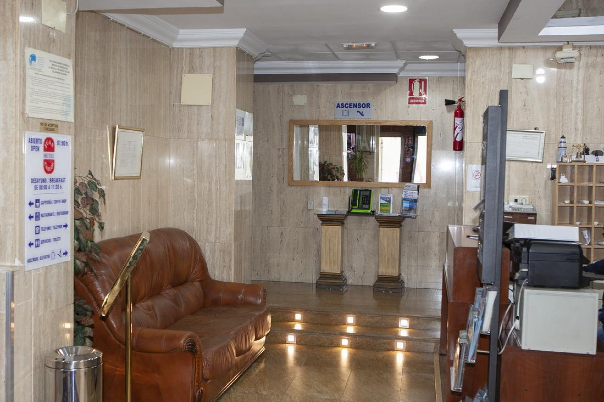 Herverkoop - Gebouw - Torrevieja - Calle Apolo, 85, 03182