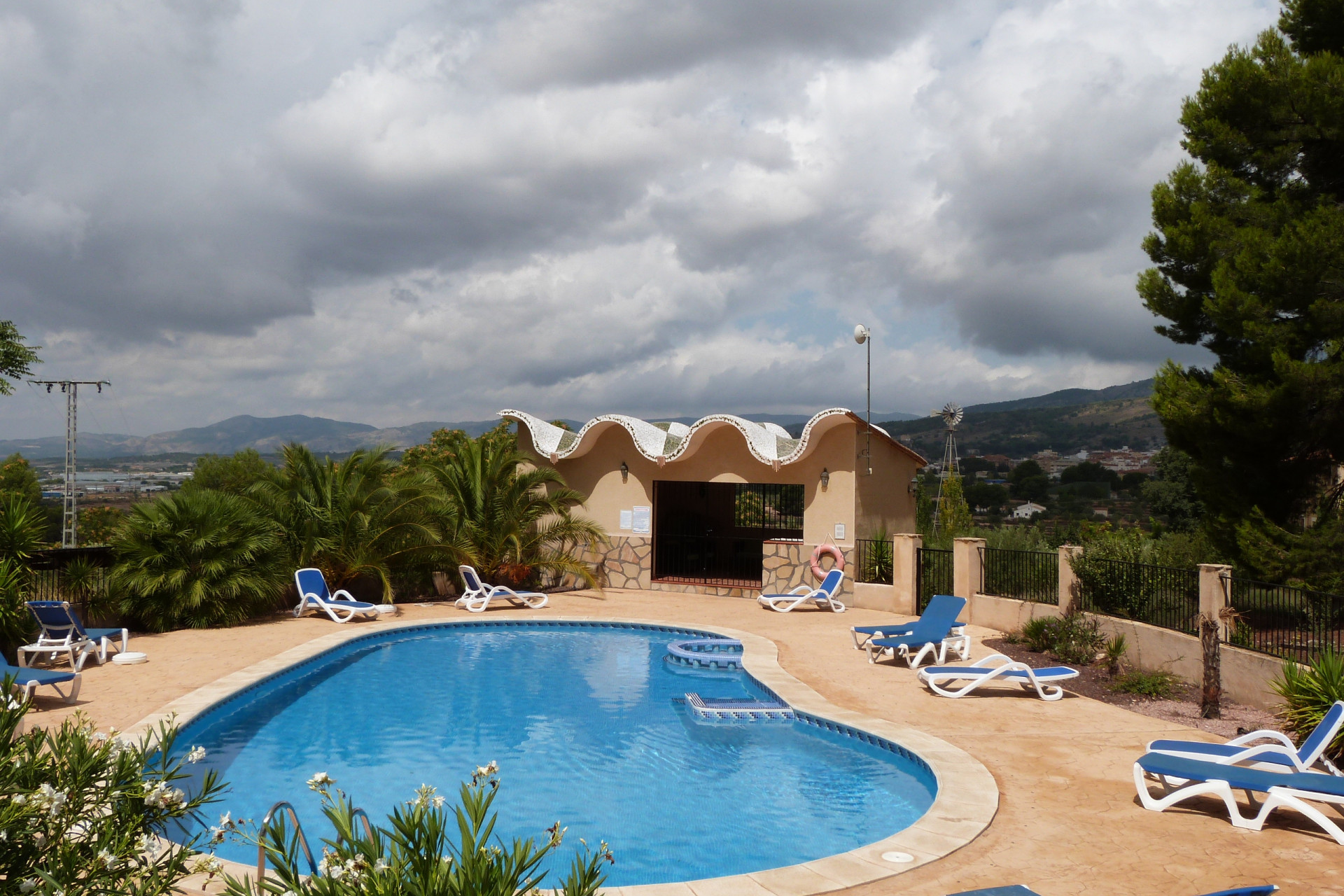 Herverkoop - Landelijke woning - Ibi - Ibi - Country