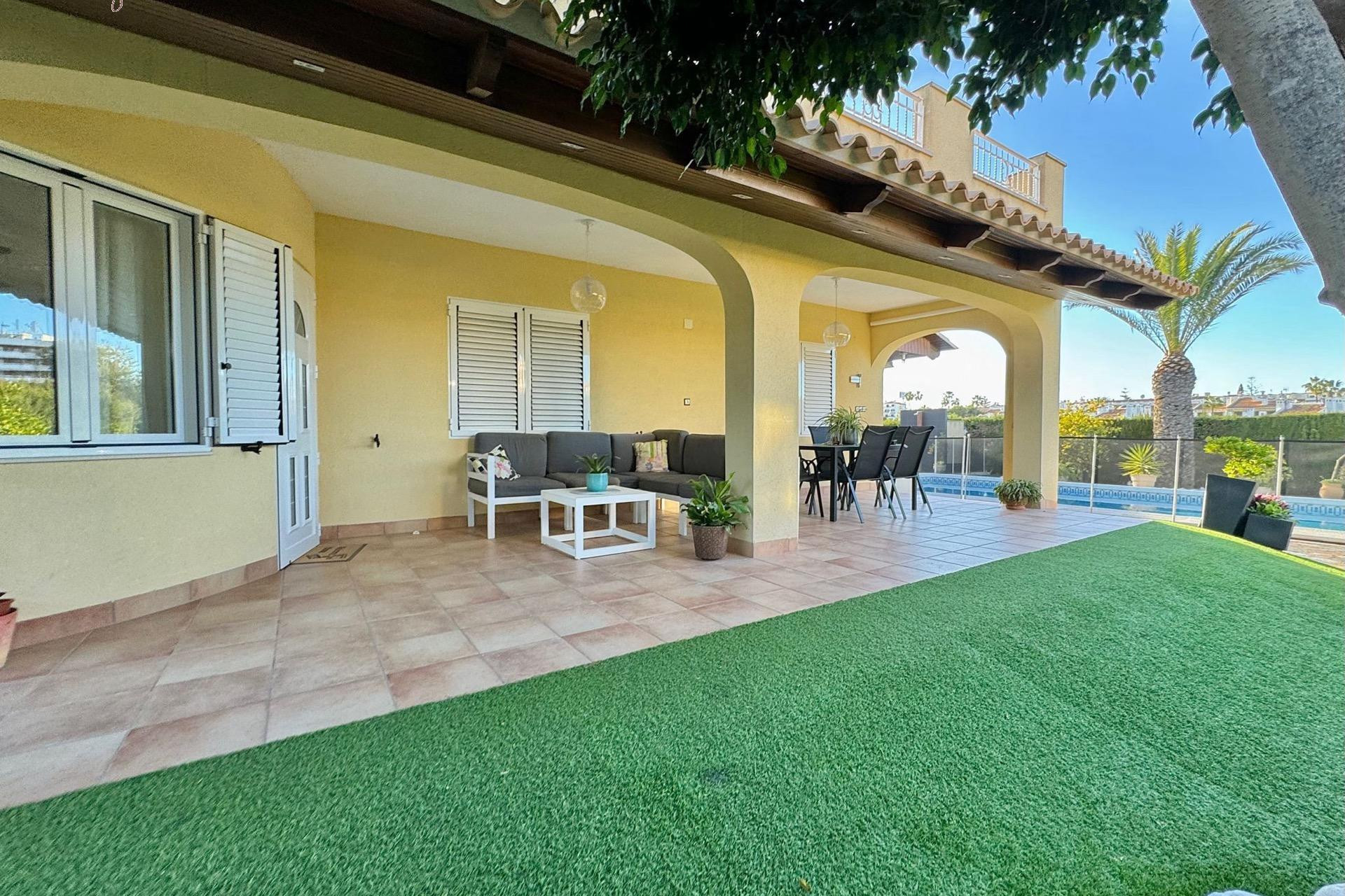 Herverkoop - LUXE VILLA - Cabo Roig