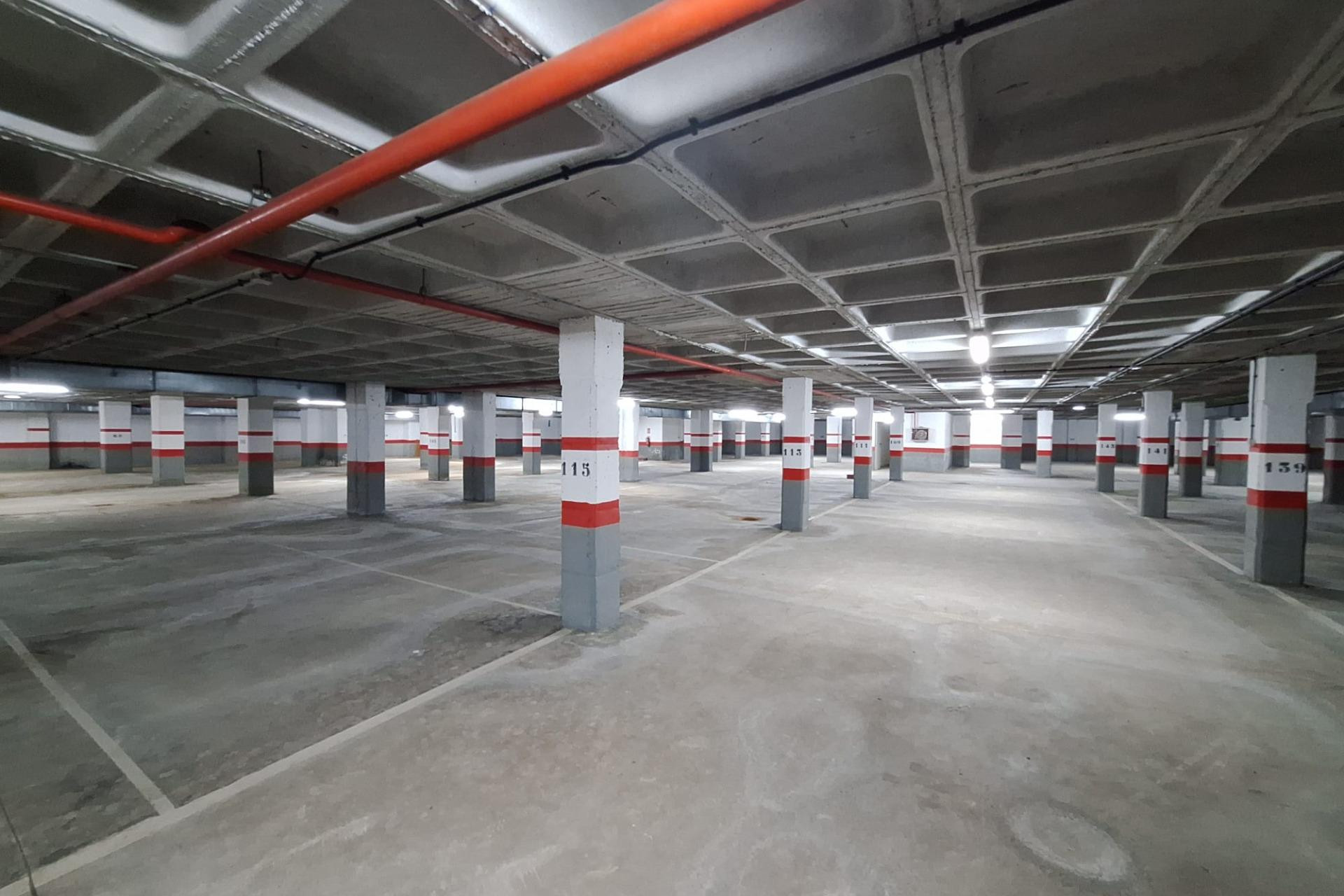 Herverkoop - Parking - Oviedo - Teatinos-Los Prados