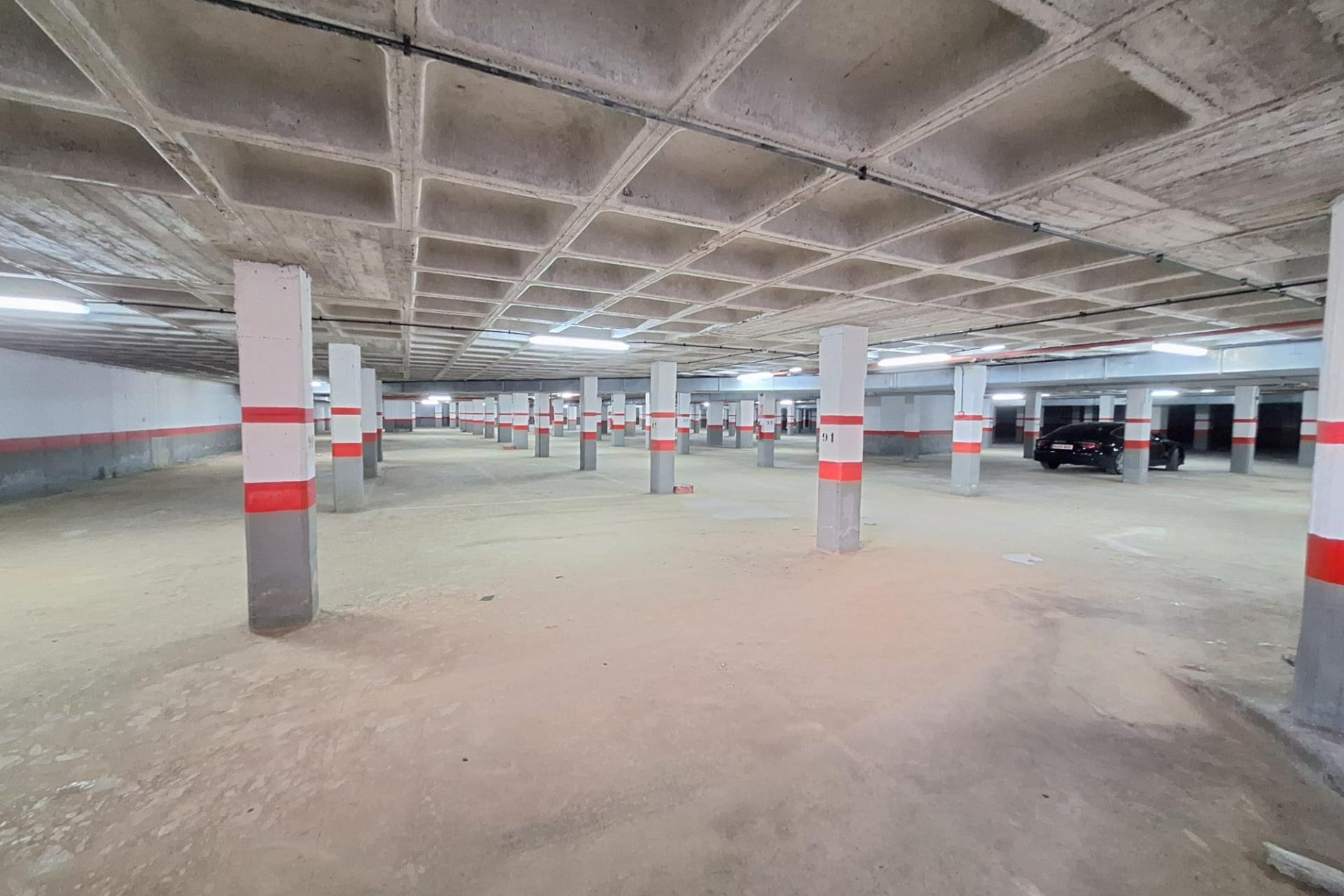 Herverkoop - Parking - Oviedo - Teatinos-Los Prados