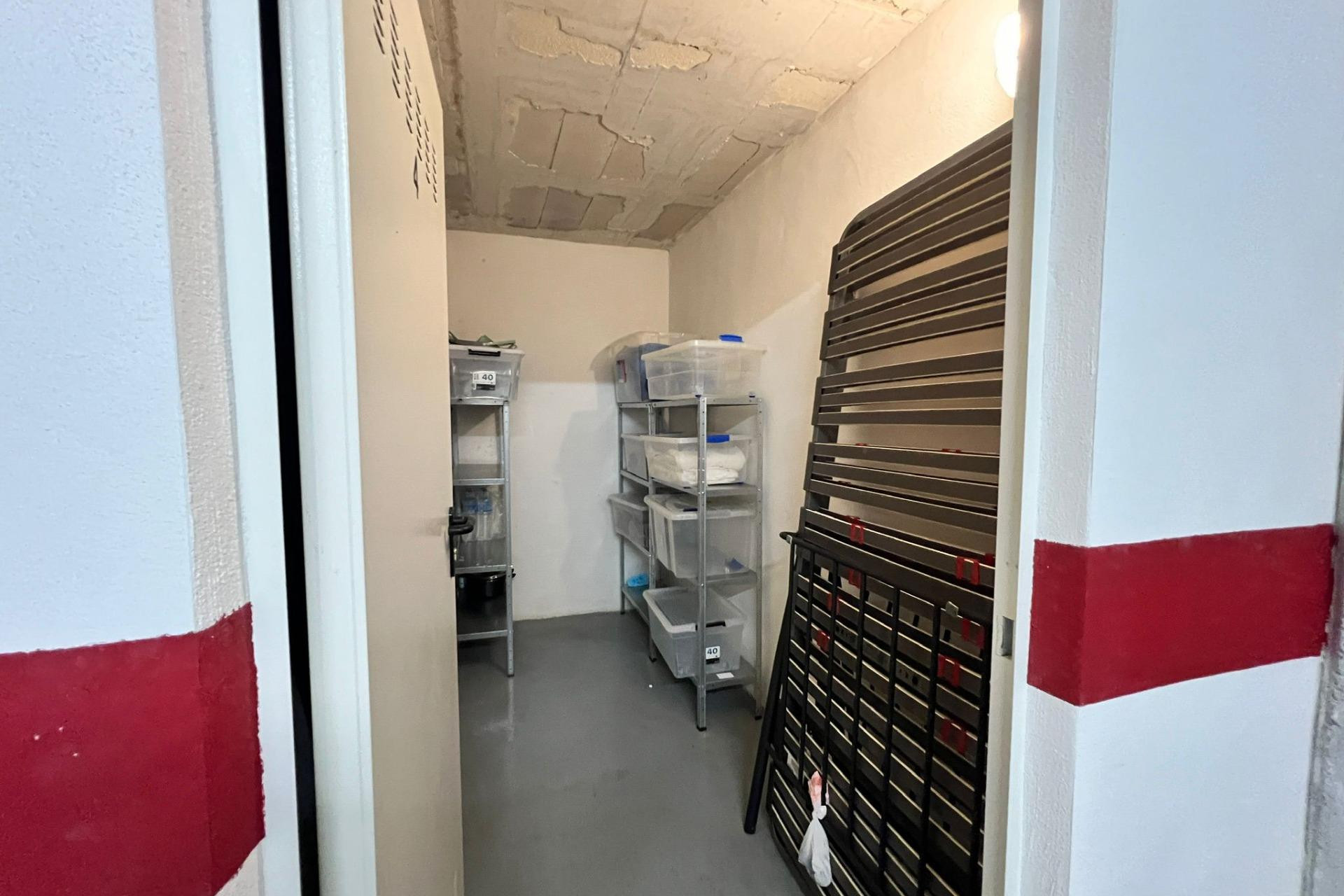 Herverkoop - Parking - Torrevieja - Estacion de autobuses