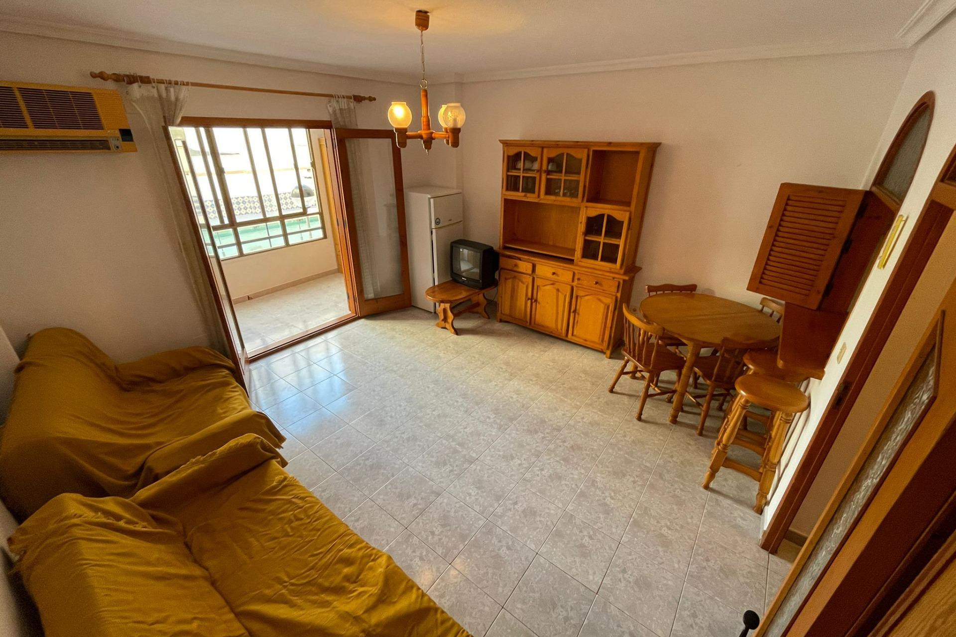 Herverkoop - Studio - Torrevieja - Estacion de autobuses