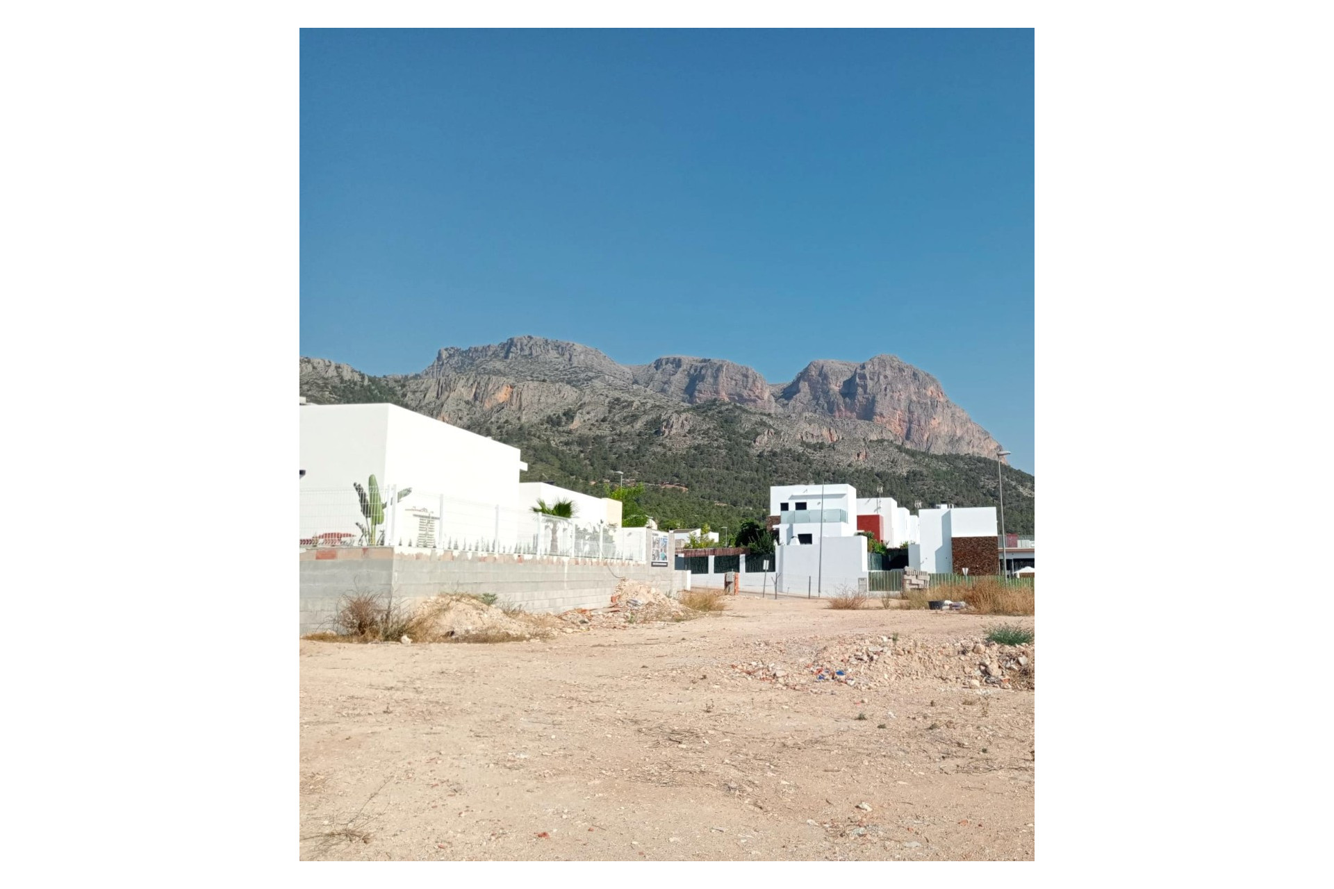 Herverkoop - urban plot - Polop