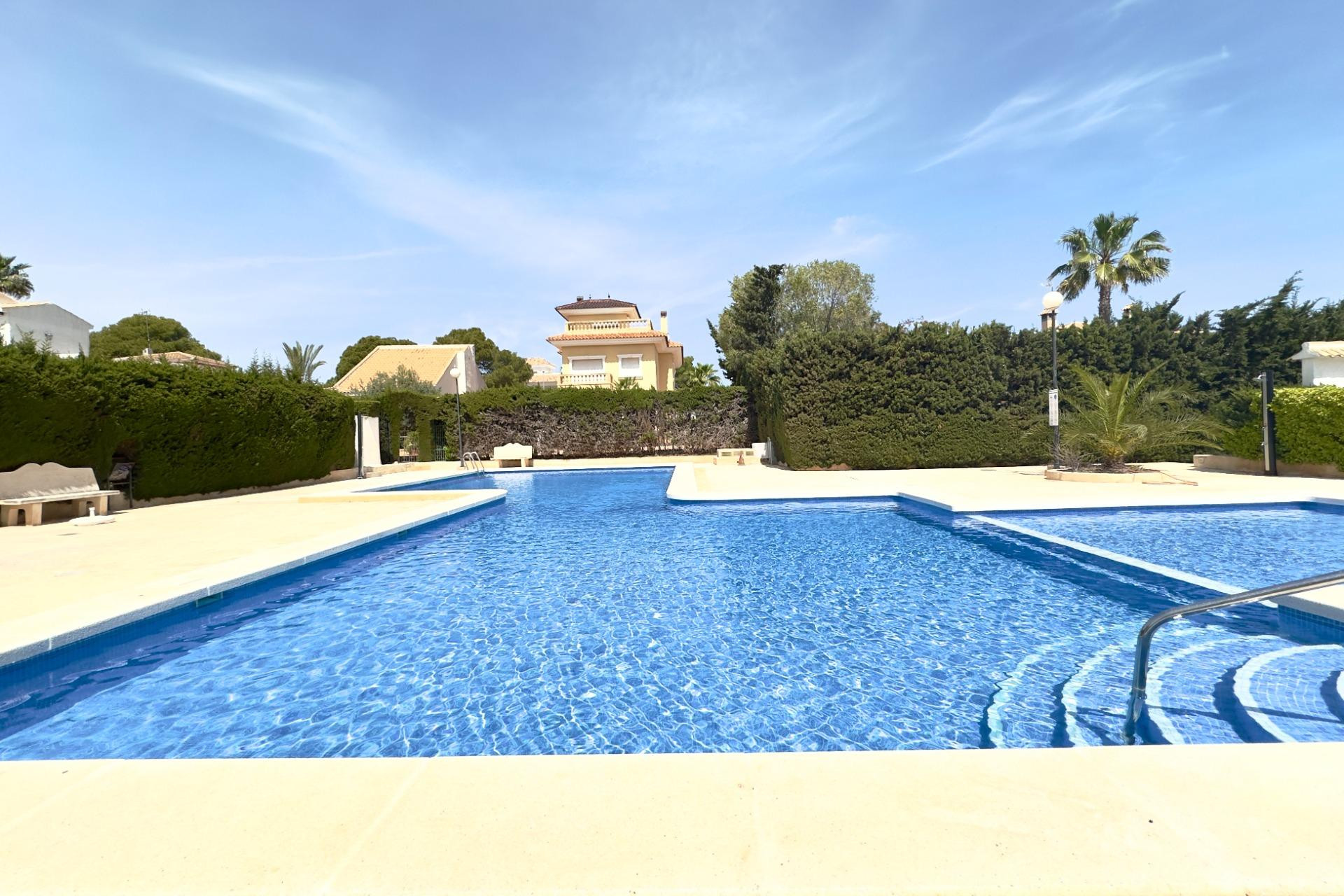 Herverkoop - Villa - Orihuela Costa - La Zenia