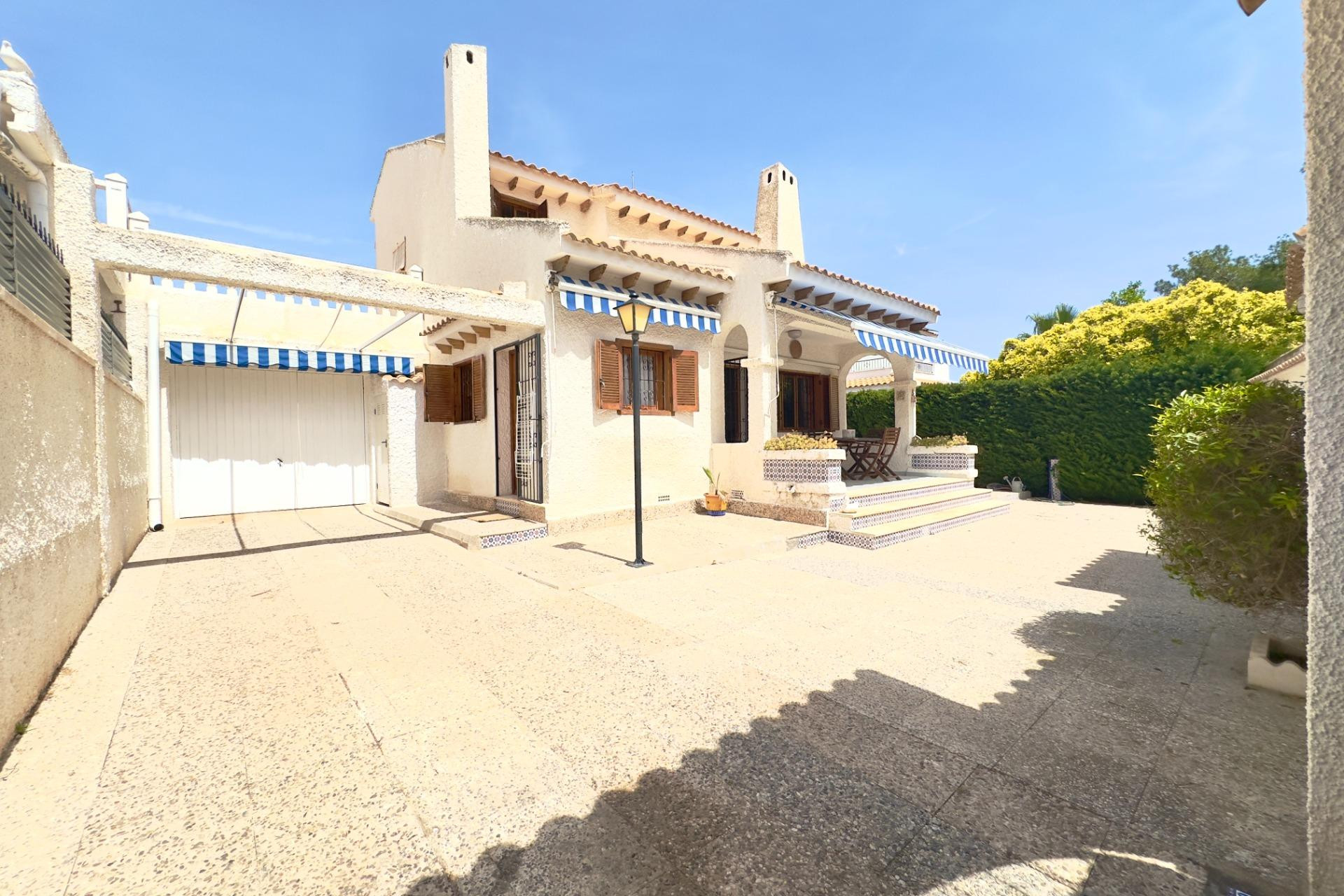 Herverkoop - Villa - Orihuela Costa - La Zenia