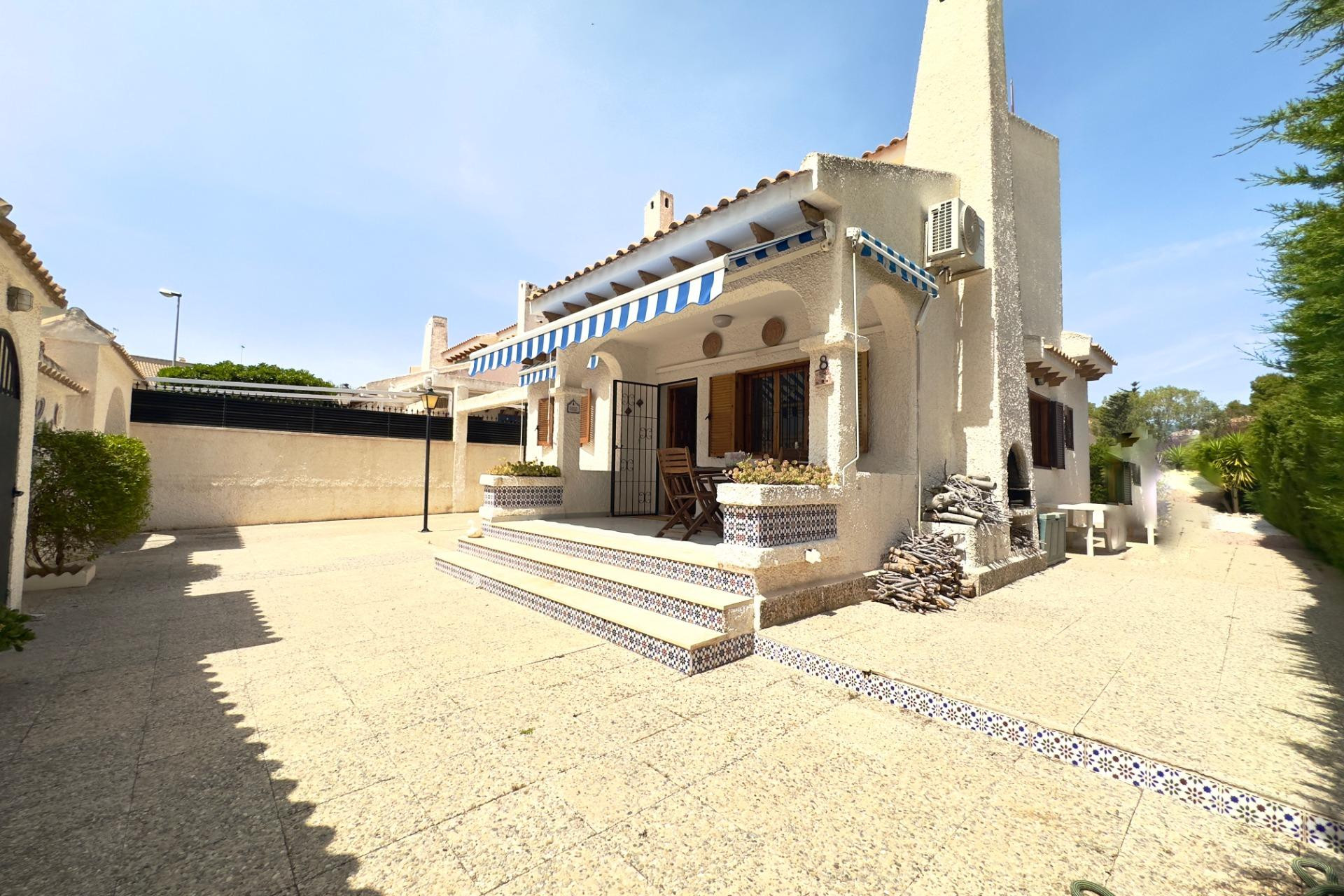 Herverkoop - Villa - Orihuela Costa - La Zenia