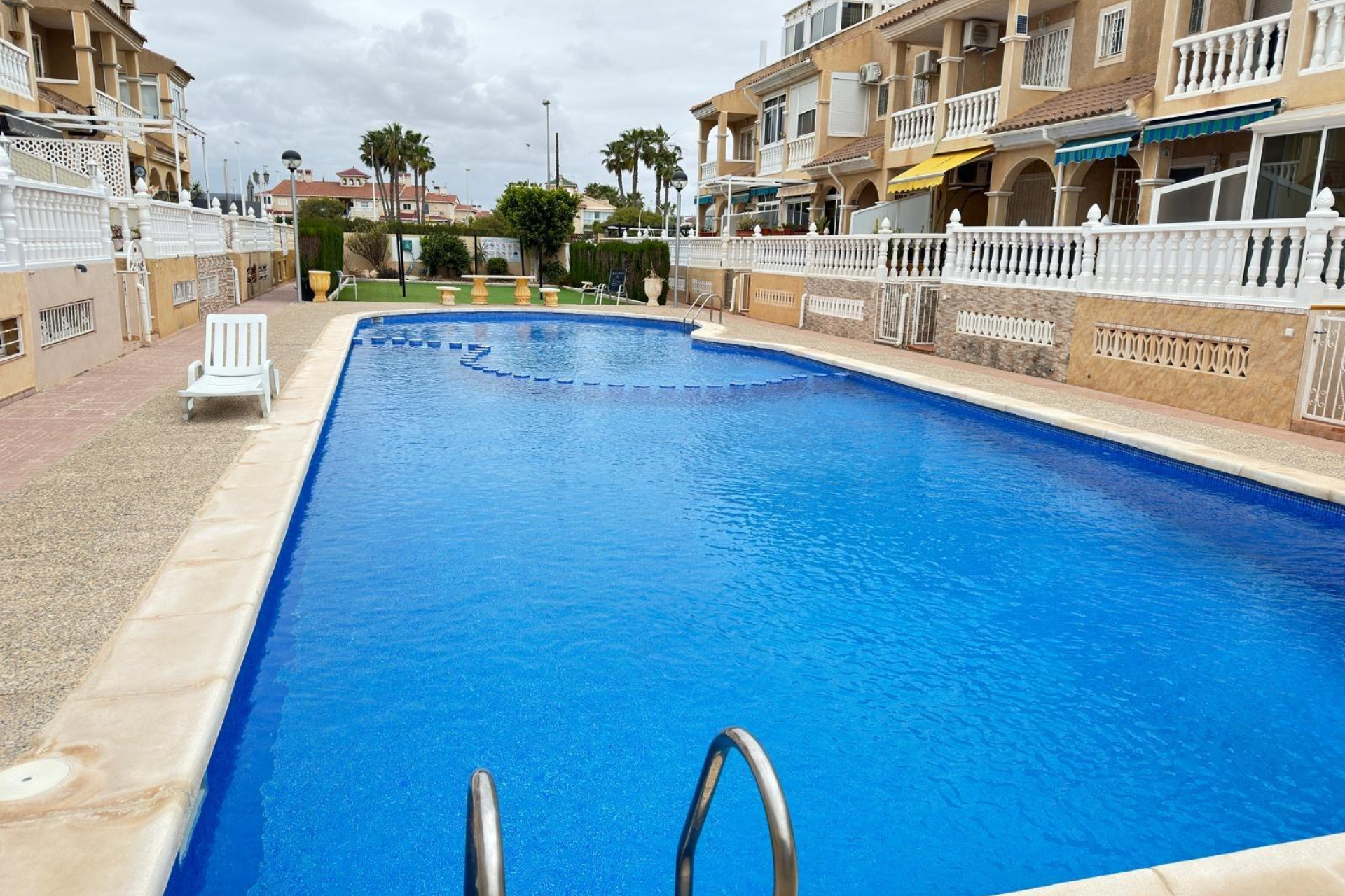 Herverkoop - Villa - Orihuela Costa - Punta Prima